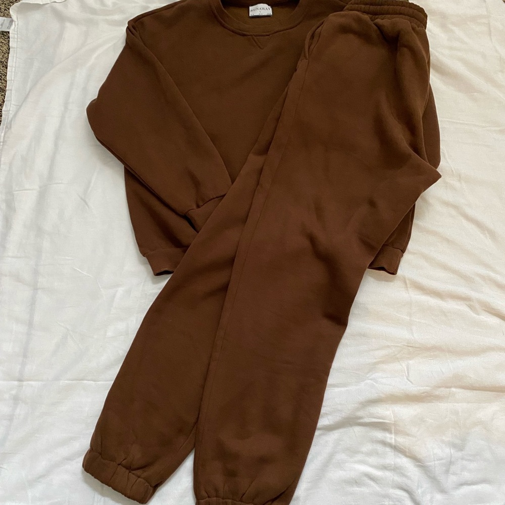 Runaway The Label Chocolate coloured Track suit. Size Large - Picture 3 of 9